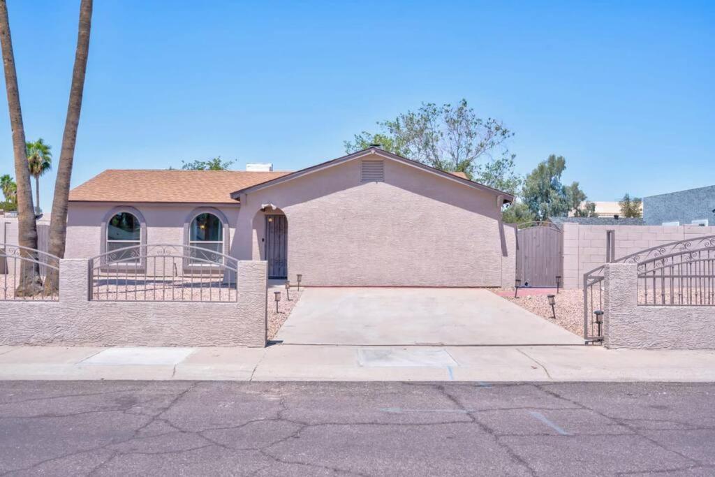 הוילה פיניקס Fab Phx Getaway W/ Pool & Fire Pit מראה חיצוני תמונה